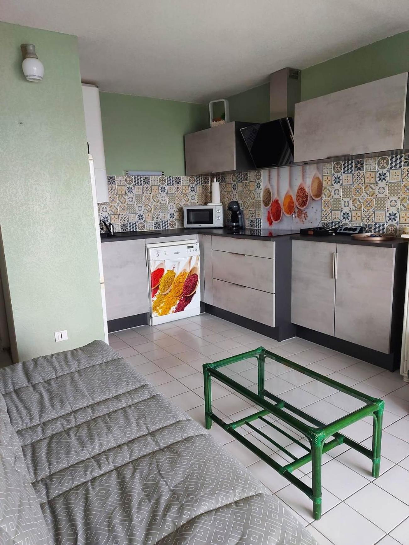 Amoureva,t2, Vue Lagon, Proche Mer, Parking, Clim, Piscine
